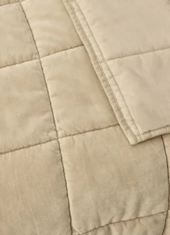 BOUT DE LIT ÉDREDON MATELASSÉ EN VELOURS LAVÉ BEIGE