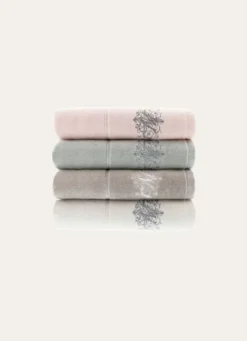 DRAP DE BAIN VELOURS EN COTON BRODERIE 500GR GRIS PERLE