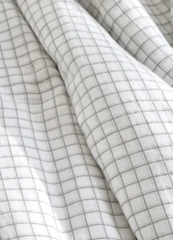 DRAP HOUSSE BÉBÉ EN GAZE DE COTON À CARREAUX ECRU