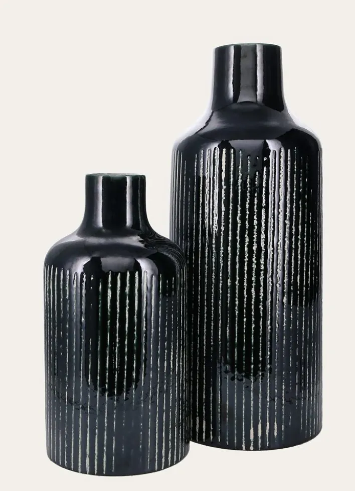 GRAND VASE ÉMAILLÉ AVEC LIGNES VERT FONCÉ