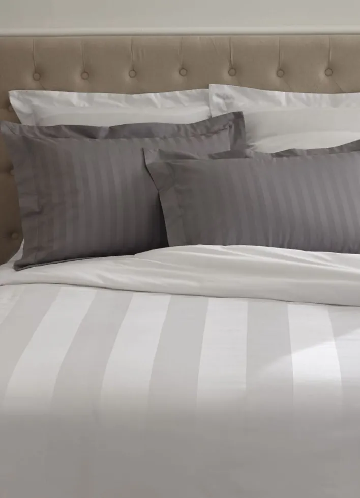 HOUSSE DE COUETTE RAYÉE EN SATIN DE COTON BLANC