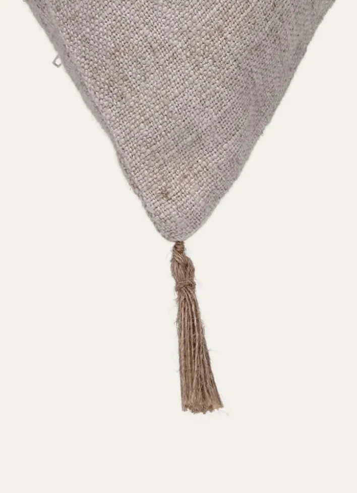 HOUSSE DE COUSSIN AVEC POMPONS ÉCRU