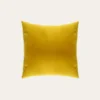 HOUSSE DE COUSSIN EN VELOURS AVEC DOS CHAMBRAY OCRE