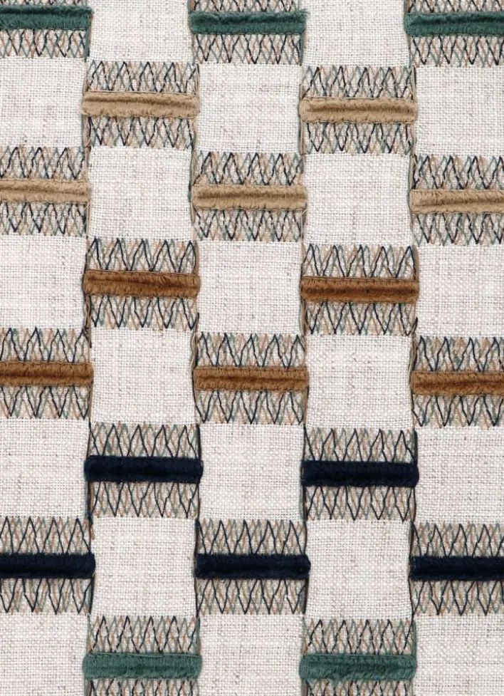 HOUSSE DE COUSSIN MOTIF DAMIER ET BRODERIES MULTICOLORE