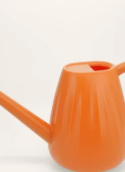 PETIT ARROSOIR EN PLASTIQUE COLORÉ ORANGE