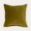 PETIT COUSSIN EN VELOURS AVEC PASSEPOIL RAYÉ VERT ANIS