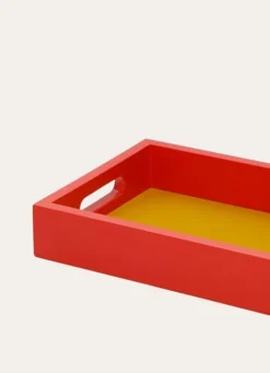 PETIT PLATEAU EN BOIS LAQUÉ rouge