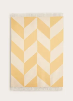 PLAID À FRANGES TISSÉ TEINT MOTIF GÉOMÉTRIQUE MOUTARDE