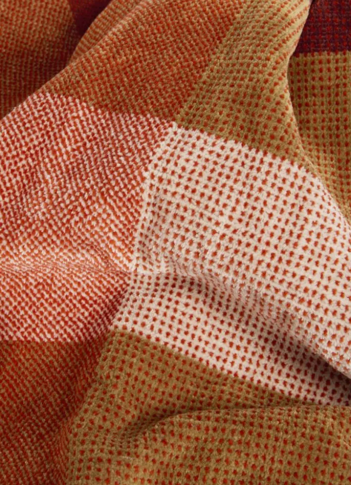 SERVIETTE DE BAIN EN VELOURS À CARREAUX ROUGE FONCÉ