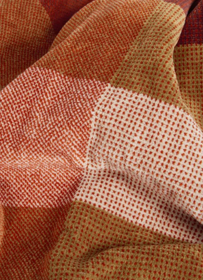 SERVIETTE INVITÉ EN VELOURS À CARREAUX ROUGE FONCÉ