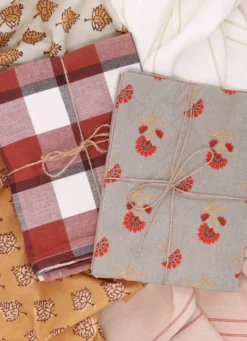 TORCHON EN COTON TEXTURÉ AVEC RAYURES rouge