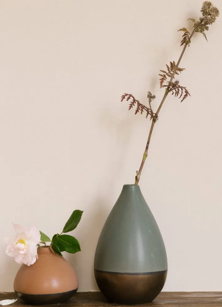 VASE EN GRÈS FORME MENHIR MULTICOLORE/KAKI